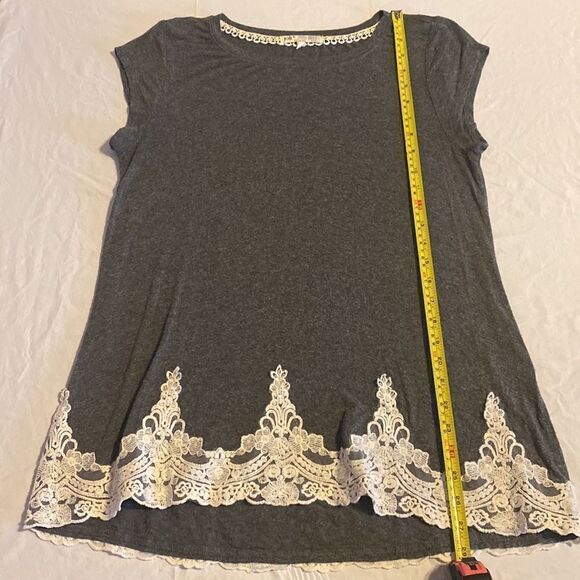 Jolt Women’s Blouse with Cream Embroidery Size Large NWOT - Picture 5 of 5